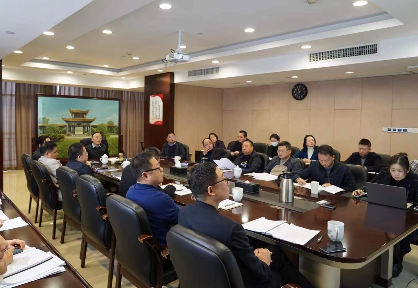 湖南發(fā)展召開2022年經(jīng)營發(fā)展工作務(wù)虛會(huì)